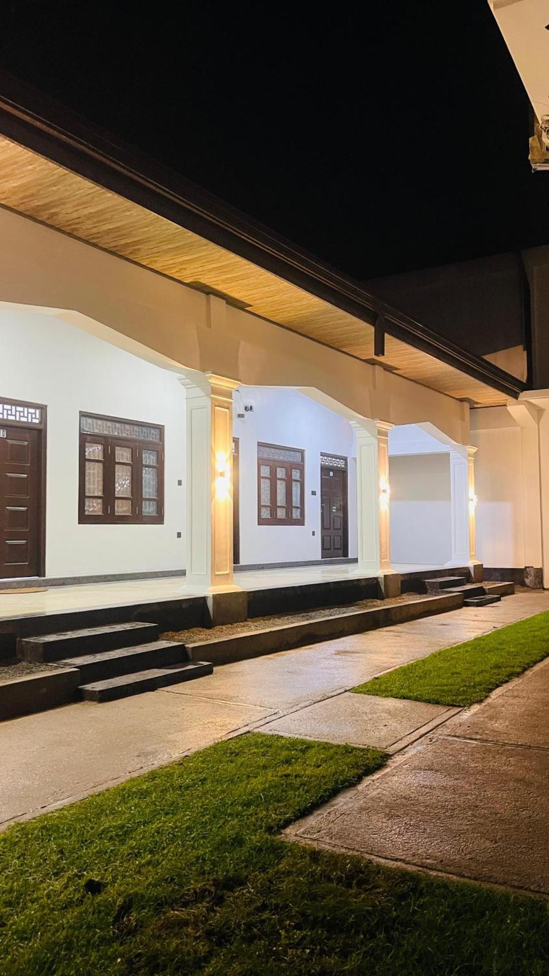 The Sanctum Hotel Talaimannar Buitenkant foto